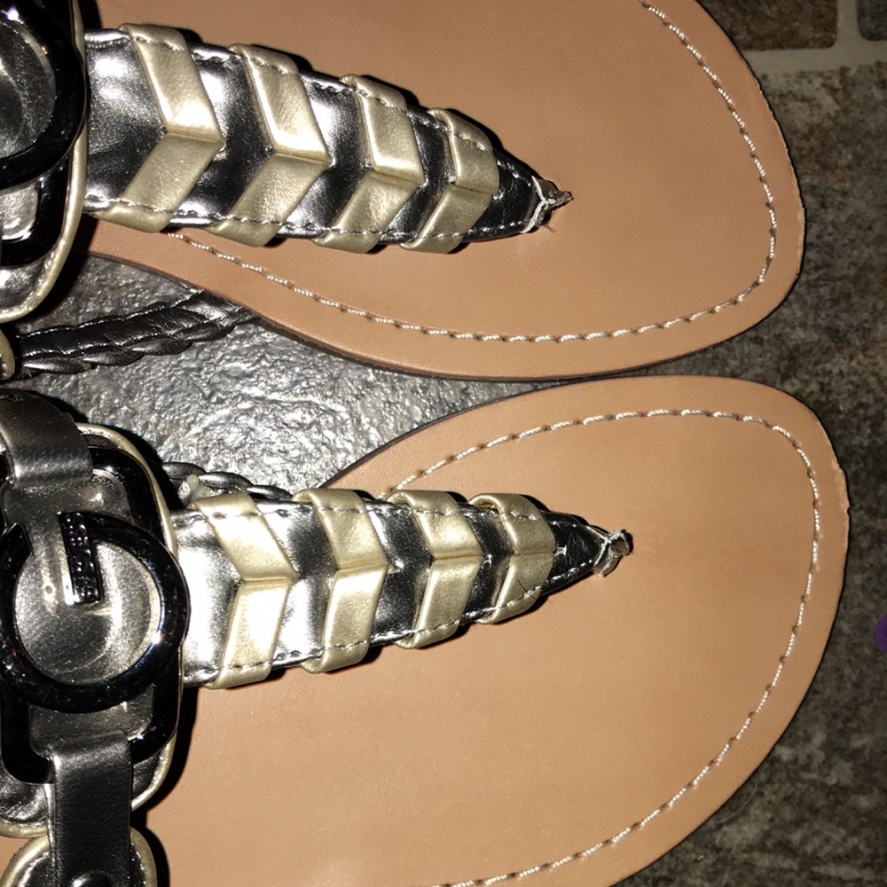 2 pair of Guess thong sandals 7 - Picture 4 of 4